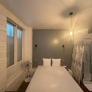 Apartamento Super Location Meets Charming Studio -ecole Militaries Champ De Mars - 7th Arrondisment, París